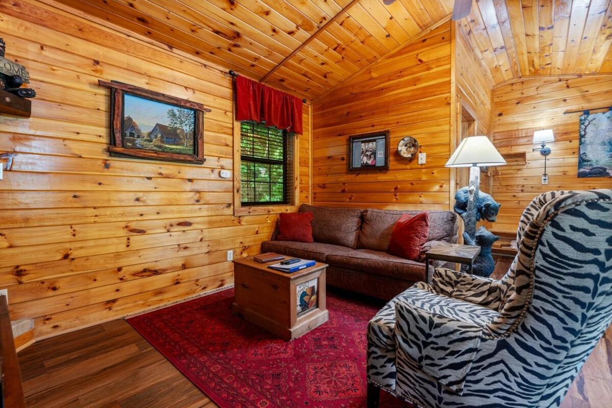 Cabin 5 Studio Cabin With Hot Tub, Water View And Fire Pit Villa Sevierville Exterior photo